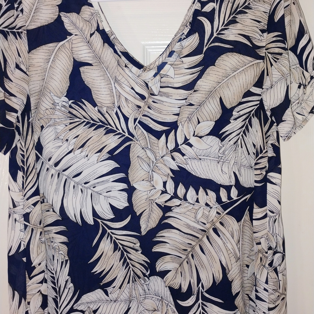 🌹Cherish Navy V-Neck Tropical Leaf Tunic PTP 20"